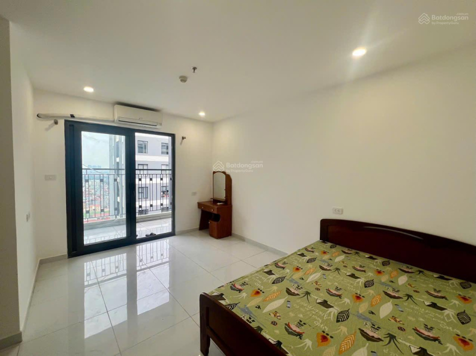 Modern 3-Bedroom Apartment with Designer Kitchen