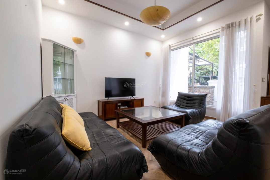 Modern 3-Bedroom Villa in Vinhomes Riverside