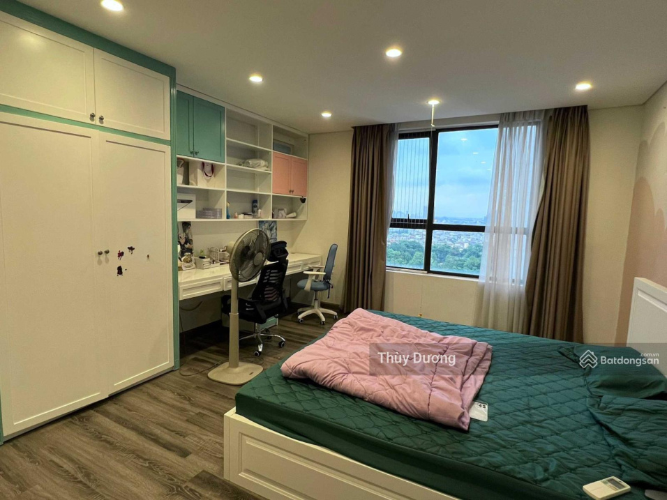 Luxury 3-Bedroom Apartment in Hong Kong Tower