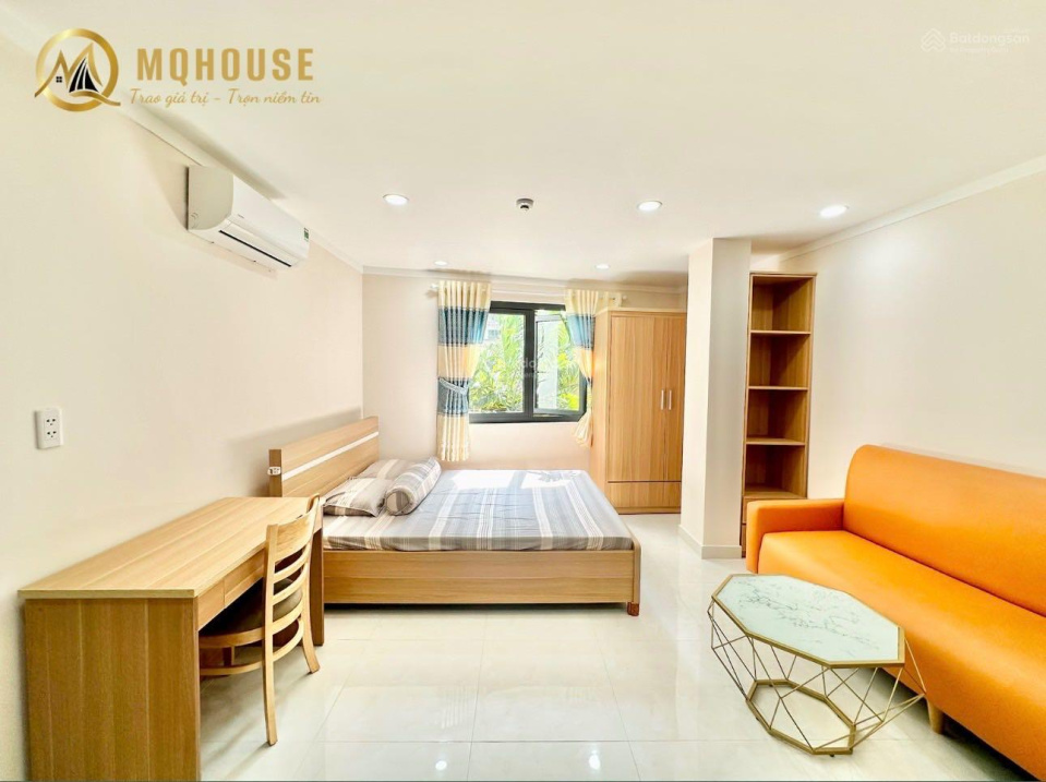Modern Studio Apartment with Full Amenities