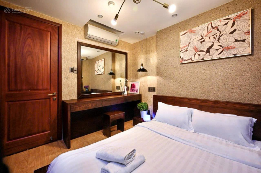 Modern Studio with Designer Interior in District 1