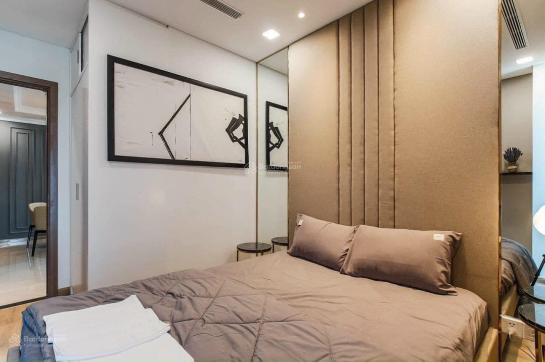 Modern 2-Bed Apartment with City Views