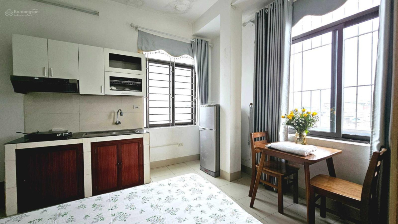 Furnished Studio with Window in My Dinh