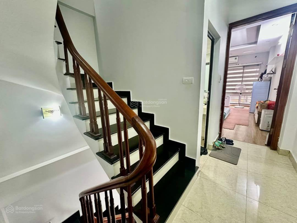 Convenient City Property Near Street, Parking Available
