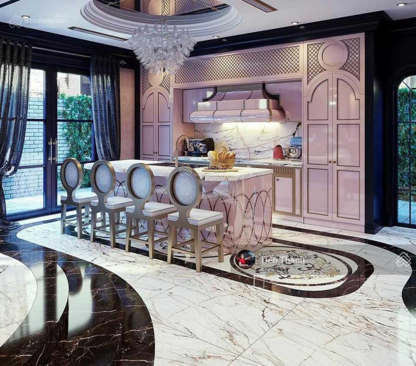 Luxury 3-Bedroom Apartment with City Views