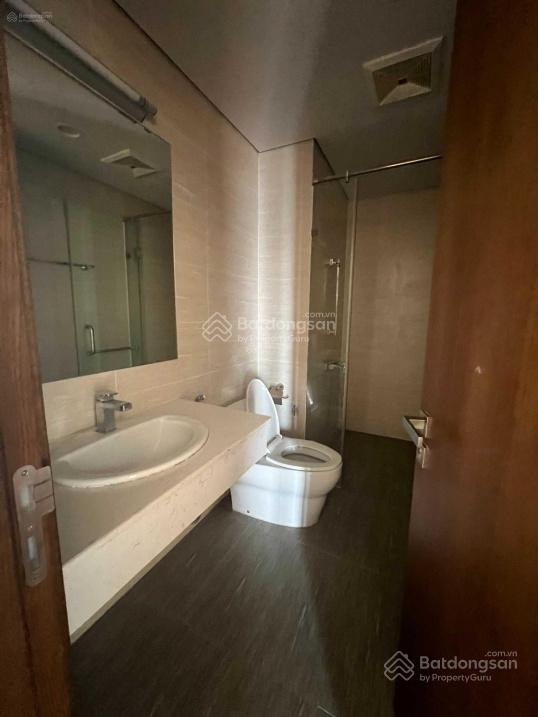 Spacious 3-Bedroom Apartment with Basic Furnishings