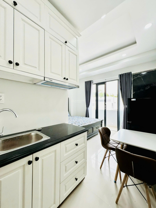 Modern Studio with Balcony and Full Amenities