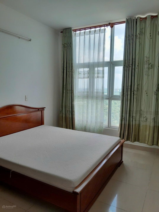 Modern 2-Bed Corner Apartment with Full Furniture