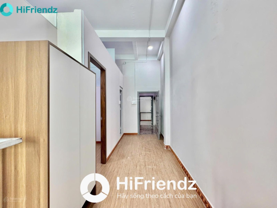 Modern 2-Bedroom Apartment with Balcony in Tran Van Quang
