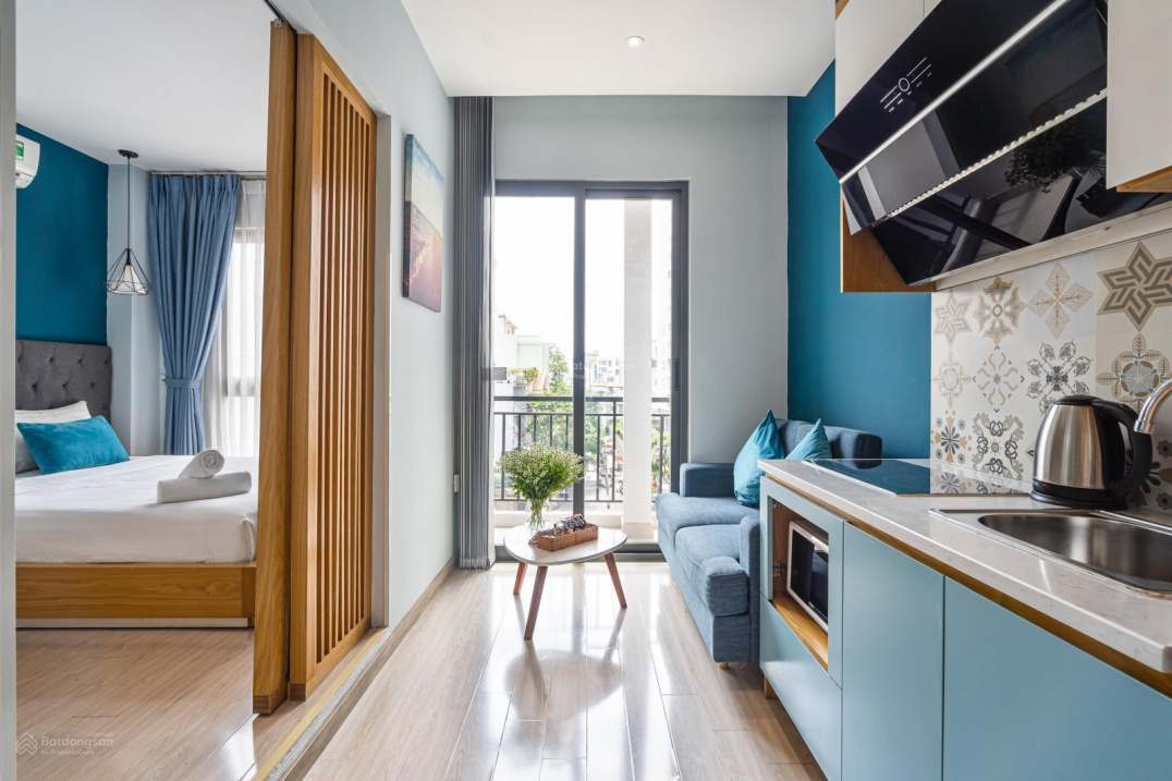 Modern Studio Apartment with Balcony in District 3
