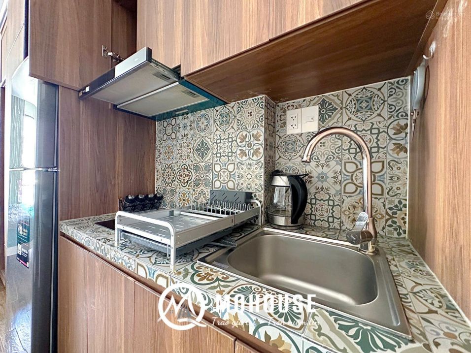 Modern Studio Apartment with Balcony in District 10