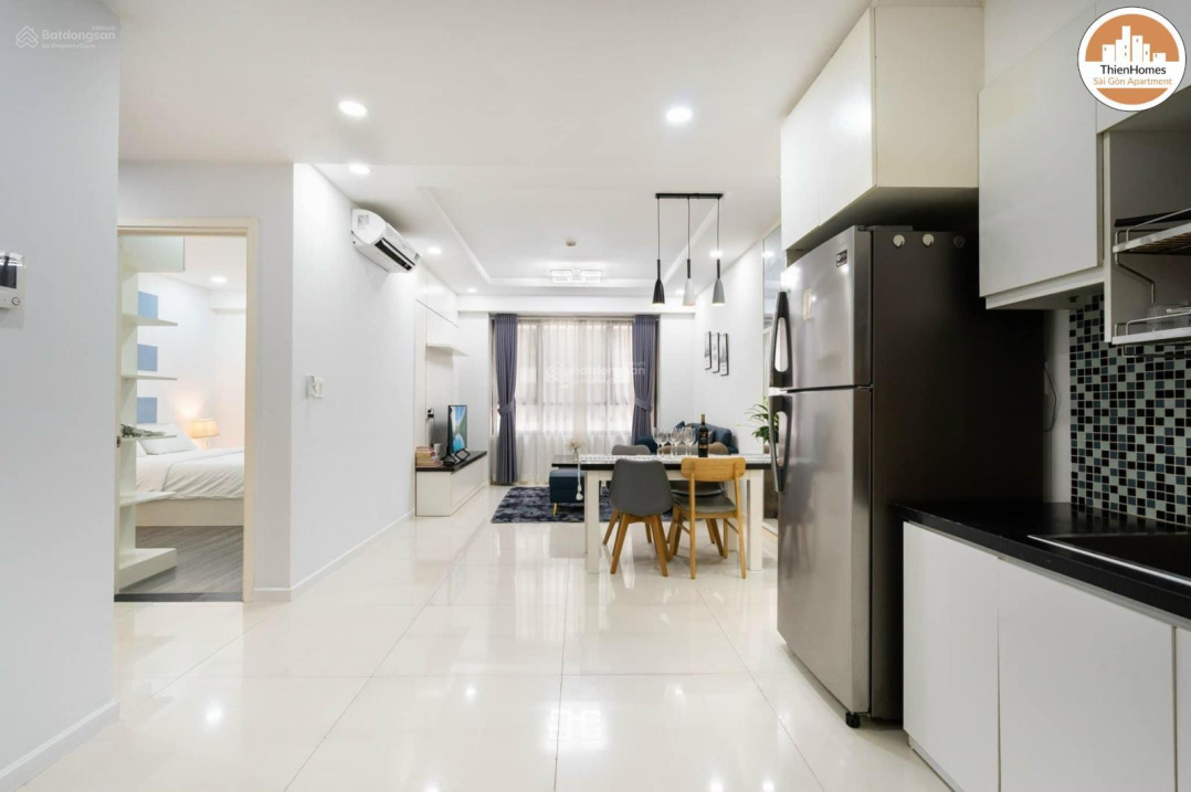 Modern 57m² Apartment with Designer Kitchen