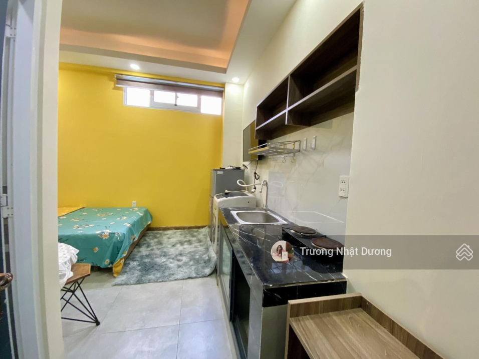 Modern Studio Apartment with Full Amenities