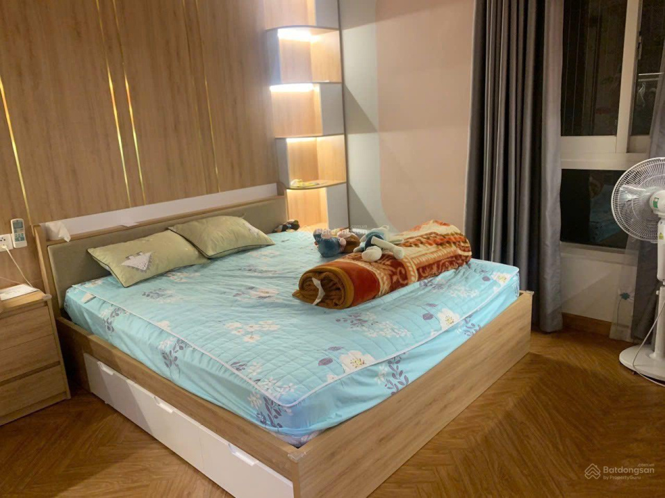 Modern 3-Bedroom Apartment with City Views