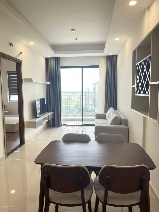 Modern 3-Bedroom Apartment with Riverside View