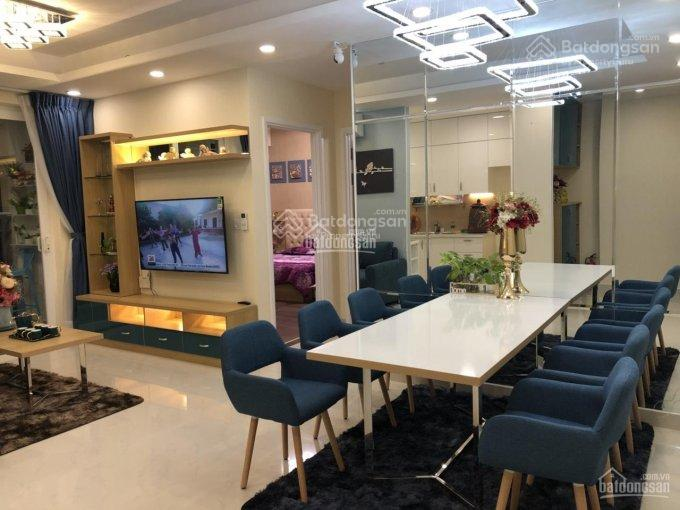 Modern 1BR Hyco4 Tower Apartment with Designer Interior