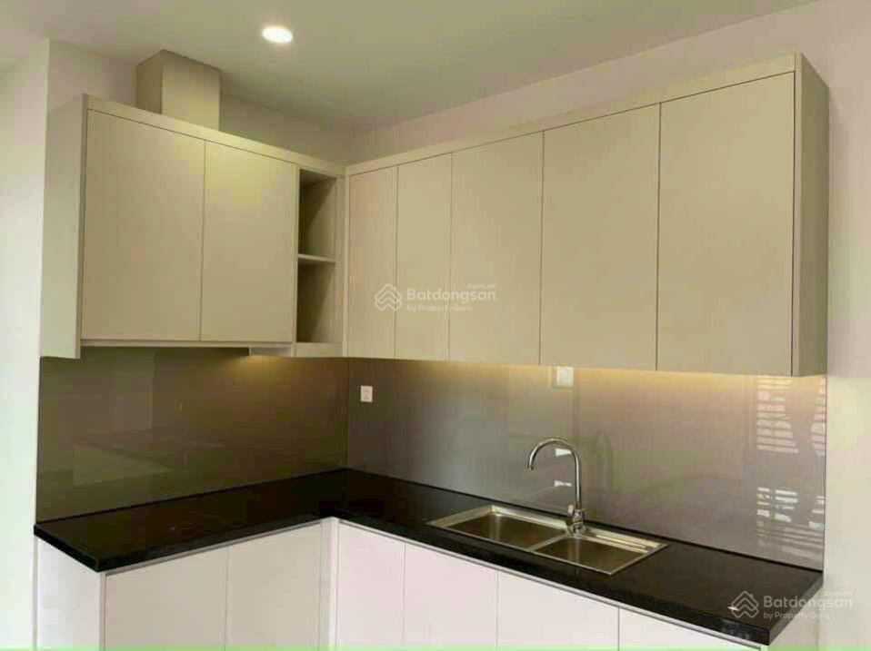 Modern 80m² Two-Bedroom Apartment in Skyview