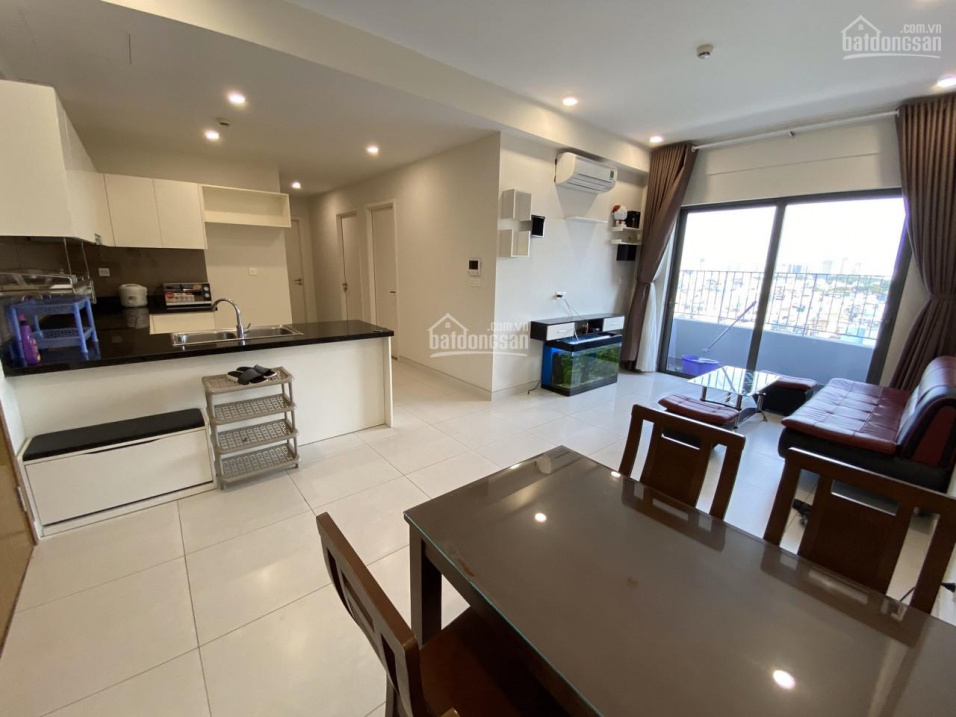 Modern 2-Bed Apartment with River View