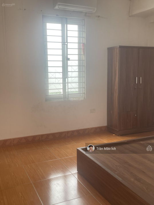 Spacious 46m² Split Room with Natural Light