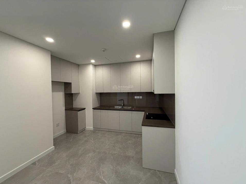 2-Bedroom Apartment in Sunshine Green Iconic, Long Bien District