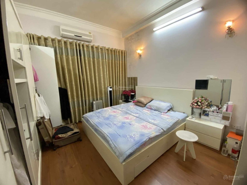 5-Floor House Near Universities with Full Furnishing