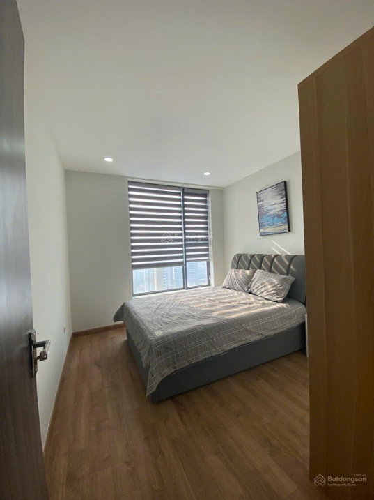 Spacious 3-Bedroom Apartment at Rose Town with Modern Furnishings