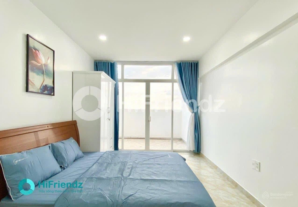 Modern Studio with Large Balcony Near Phu My Hung