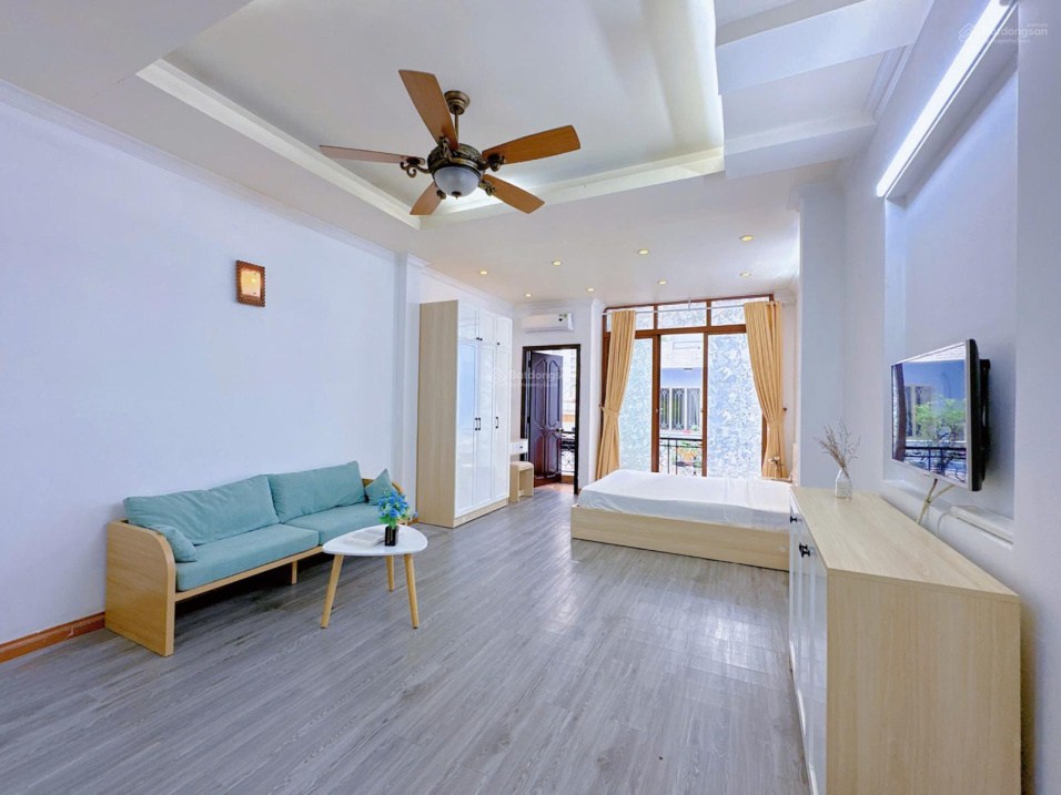 Modern Studio Apartment in Central District 1