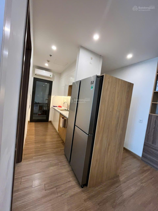 Furnished 3-Bedroom Apartment with Lake View