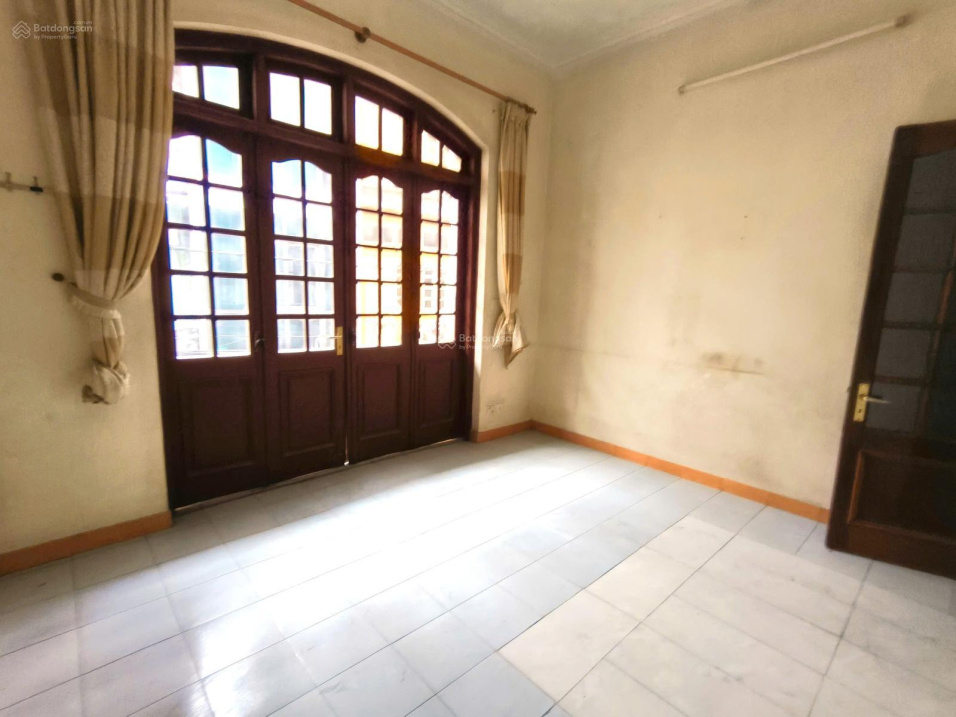 180m² 4-Story Villa for Business or Kindergarten