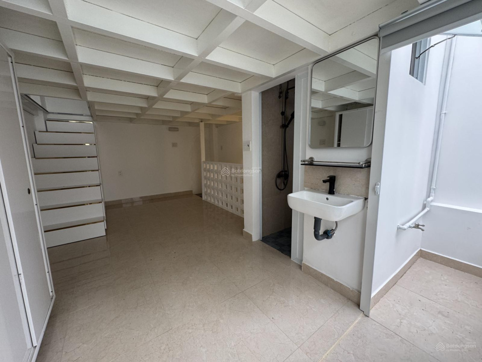Modern 2-Bedroom House with Full Amenities