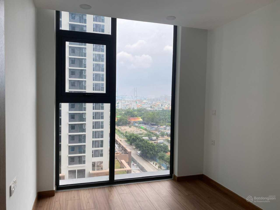 Modern 3-Bedroom Apartment with City Views