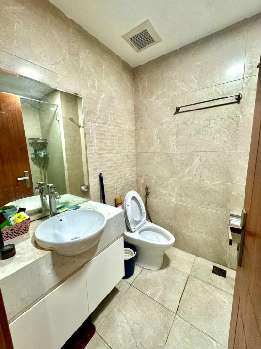 Modern 2-Bedroom Apartment in Valencia Garden