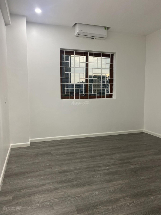 Vinaconex 7 Apartment - Spacious 3-Bedroom Unfurnished Unit