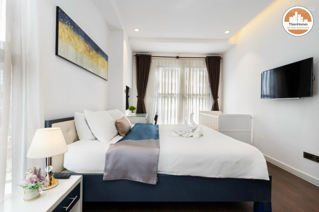 Luxury 2-Bedroom Apartment with Pool View