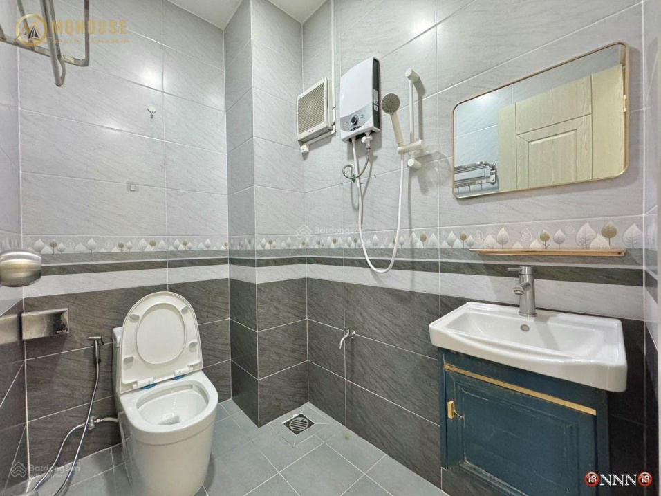 Modern Studio Near Airport with Full Amenities