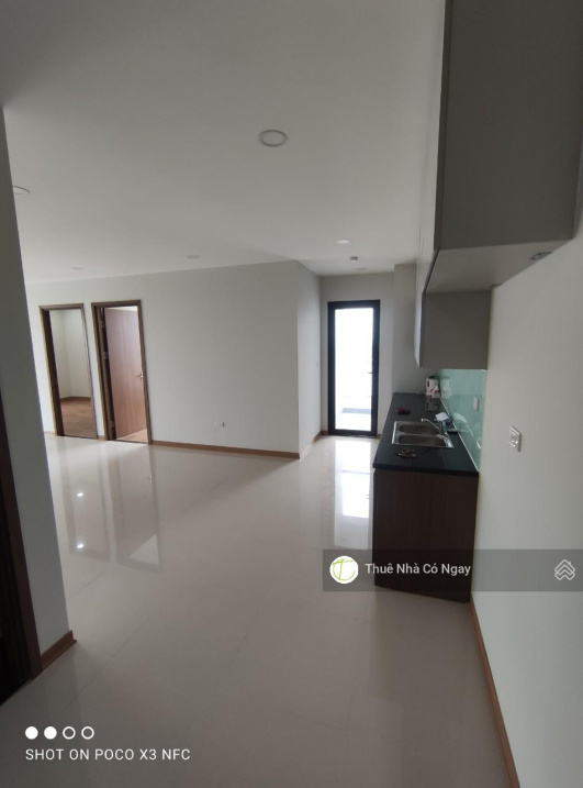 Modern 3BR Corner Apartment with Lake View