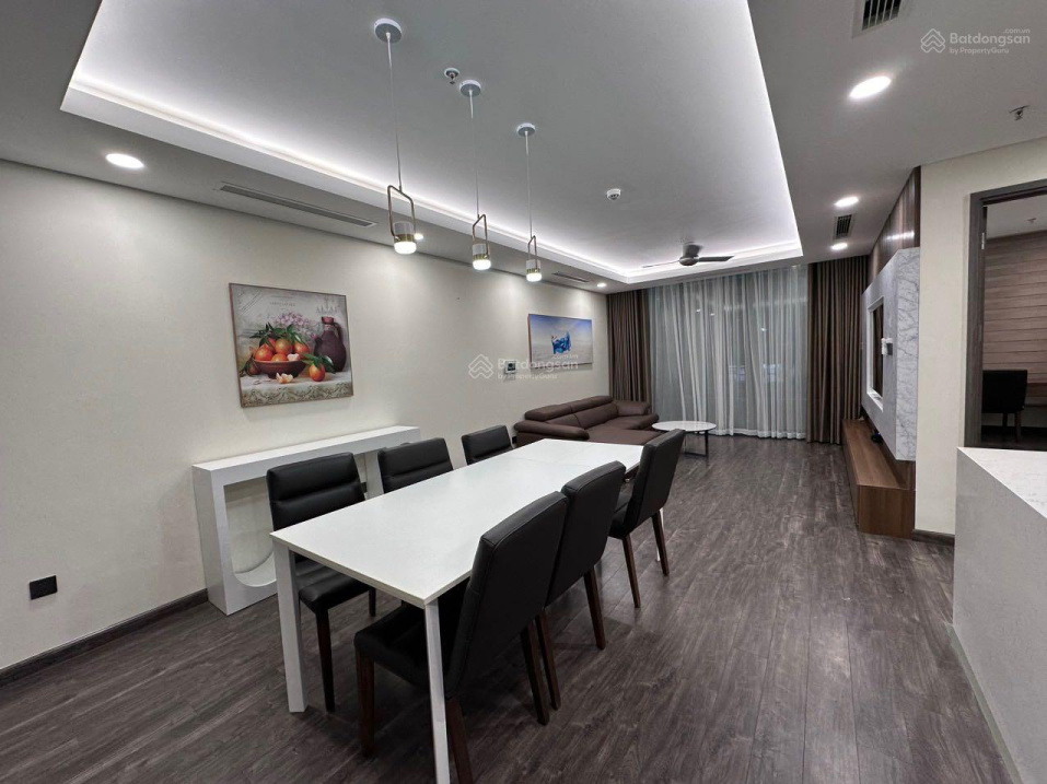 3-Bedroom Apartment with Modern Design, Full Furnishings
