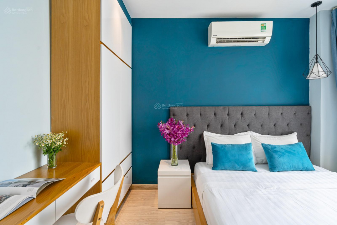 Modern Studio Apartment with Balcony in District 3