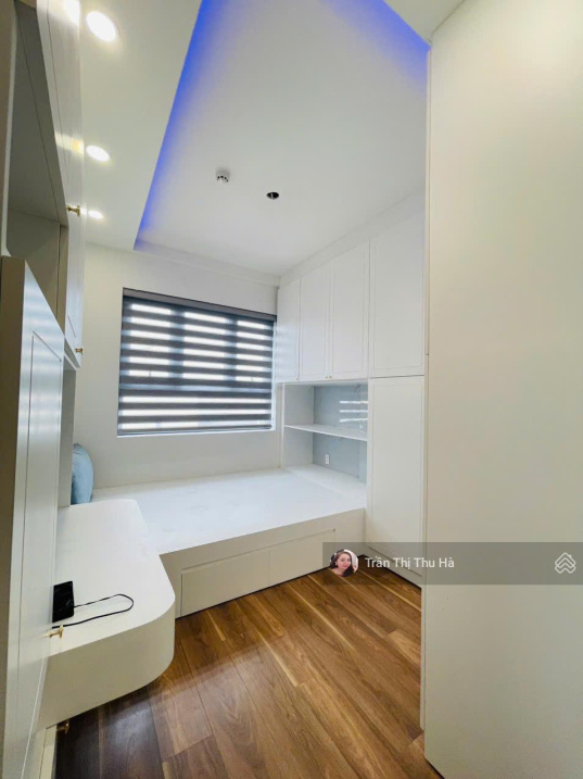 Modern 2-Bed Apartment with River View Q7