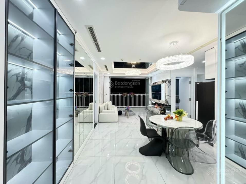 Modern 1-Bedroom Apartment with Luxury Interior