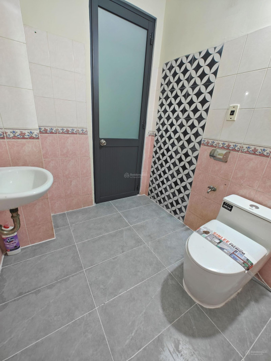 Modern Room with Private Bathroom Near Etown