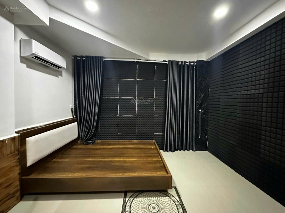Modern 2BR Serviced Apartment with Garden District 1