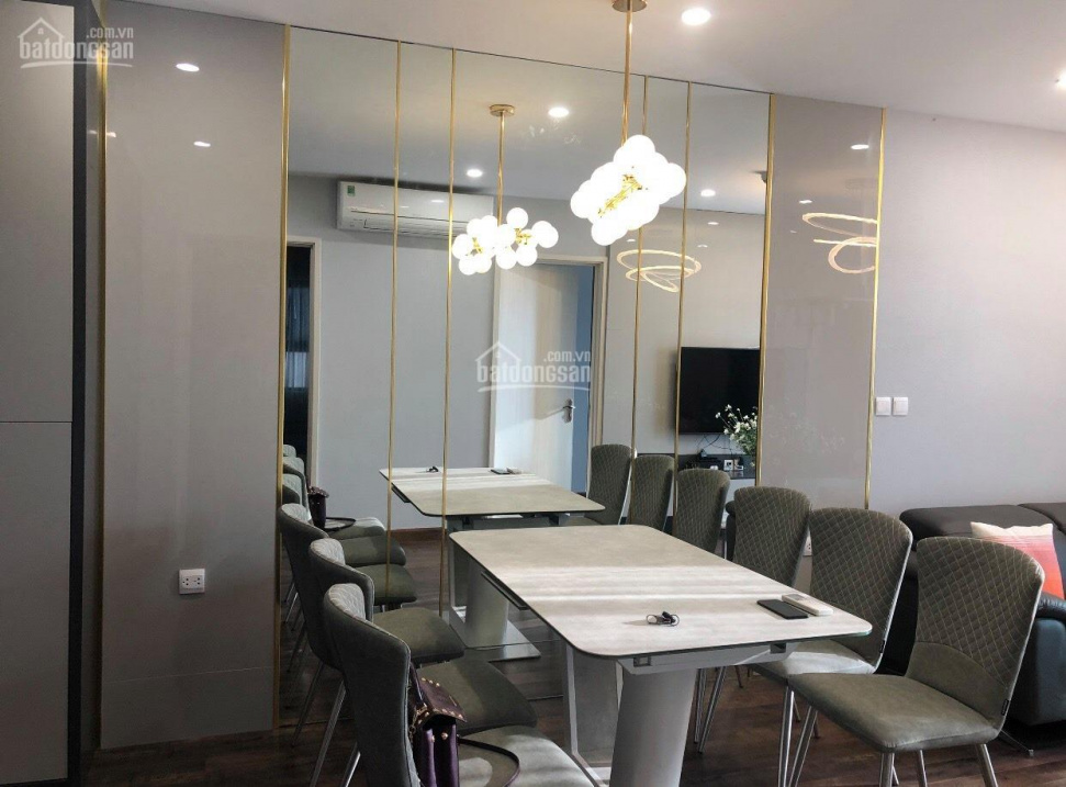 Modern Luxury Apartment at Gold Season