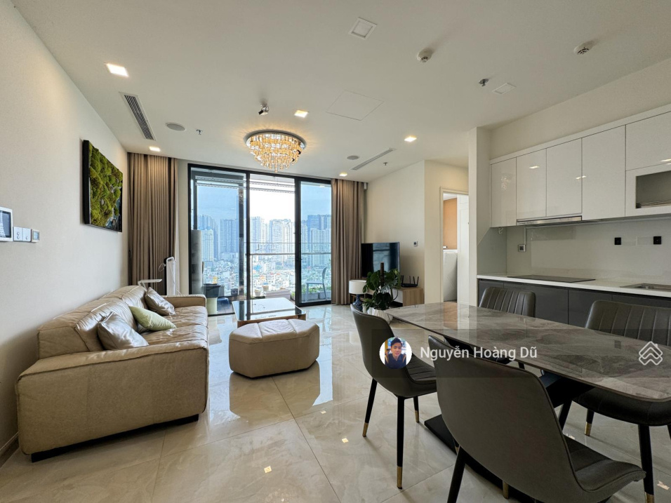 Modern 2-Bed Apartment with River View