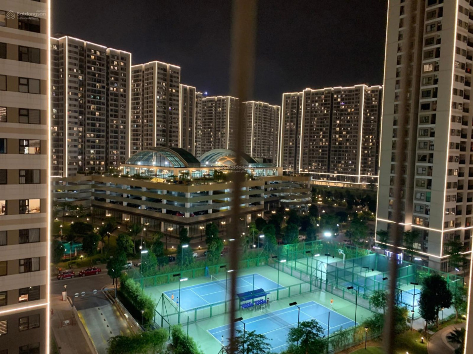 Modern 2-Bed Apartment in Vinhomes Oceanpark Complex