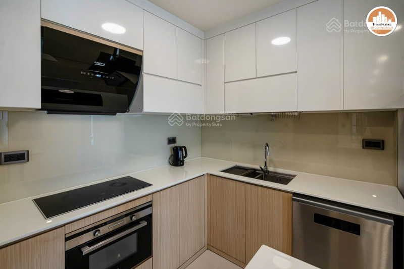 Modern 3BR Apartment with City View