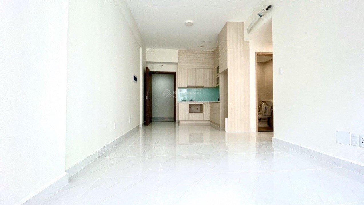 Modern 2-Bed Apartment with Safira Khang Dien