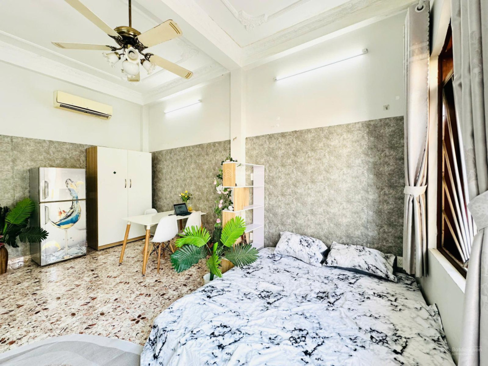 Modern 40m² Studio with Balcony in District 3