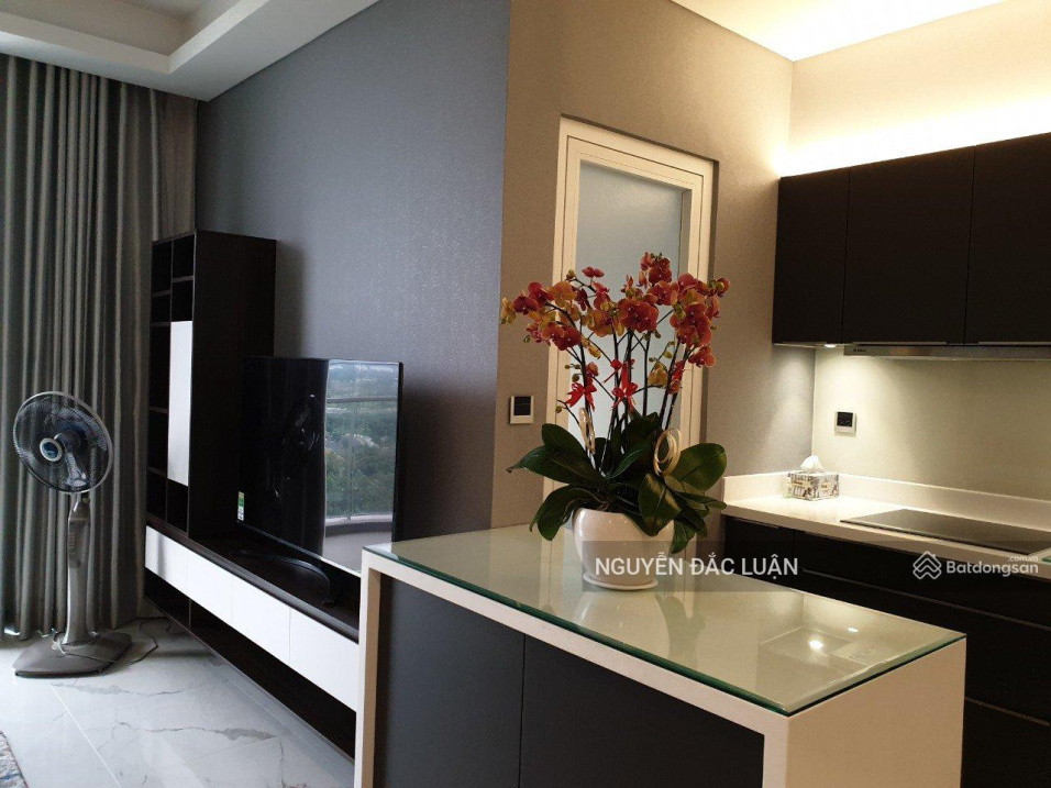 Modern 2BR Corner Unit at Sarina Sala